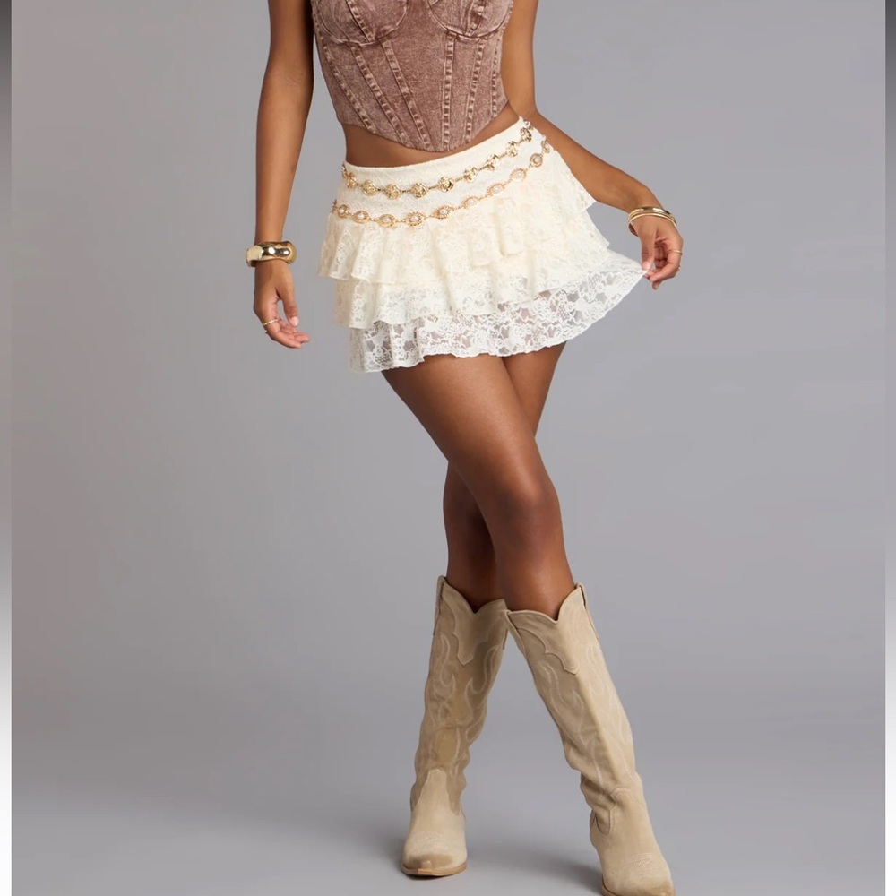 Charming Allure Drop Waist Tiered Lace Skort | Windsor | IVORY | XS